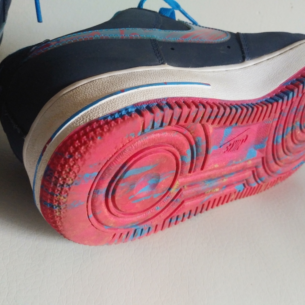 Nike - Picture 2 of 2
